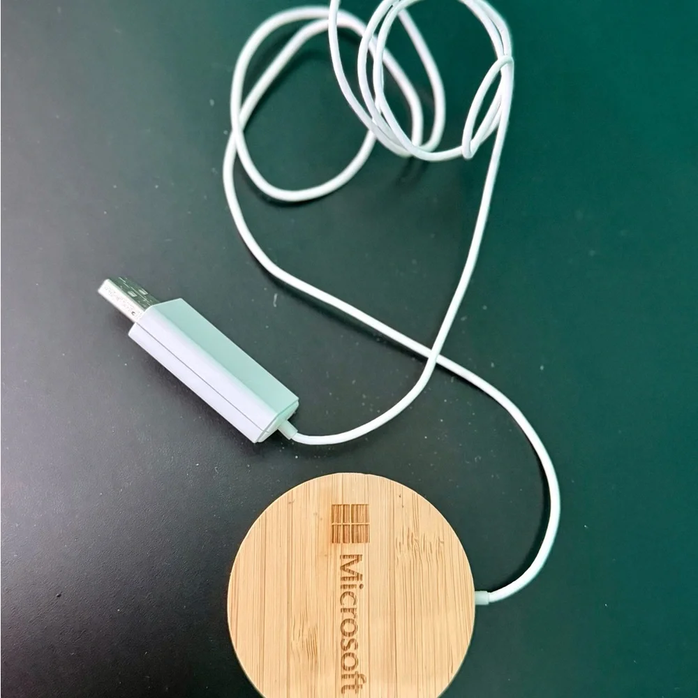 Microsoft Bamboo Fast Wireless Charger